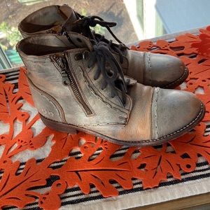 Nice pair of Bed Stu boots